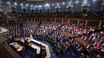   EE.UU. se asoma al cierre federal y gobierno apunta a despidos de funcionarios 