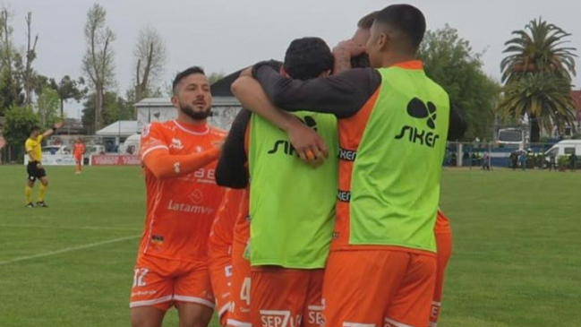 Cobreloa remontó en la agonía a Santa Cruz y sigue al acecho de los líderes en la Liga de Ascenso