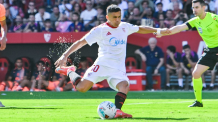  Sevilla de Alexis y Suazo vence a Barcelona con gol de Alexis  