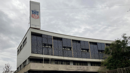Brutal agresión a alumno derivó en la destitución de la rectora del Instituto Nacional Brutal agresión a alumno derivó en la destitución de la rectora del Instituto Nacional