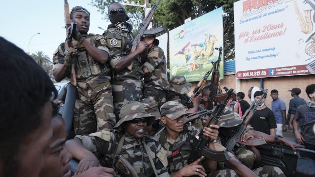 Madagascar: Militares se unen a múltiples protestas y el Ejecutivo acusa golpe de Estado