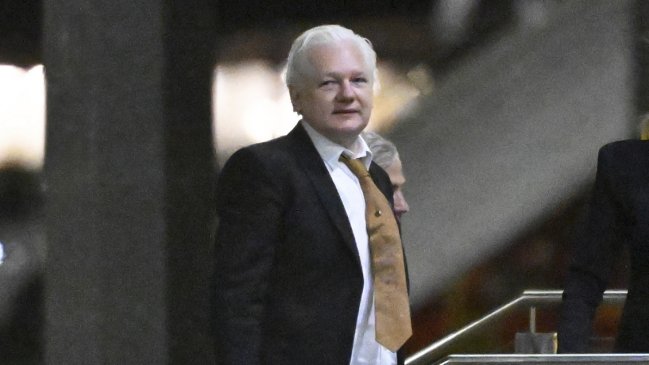 Abren juicio en España contra el acusado de espiar a Assange durante su asilo en Londres