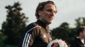 Diego Forlán se fracturó tres costillas en partido de la Liga Universitaria y fue internado