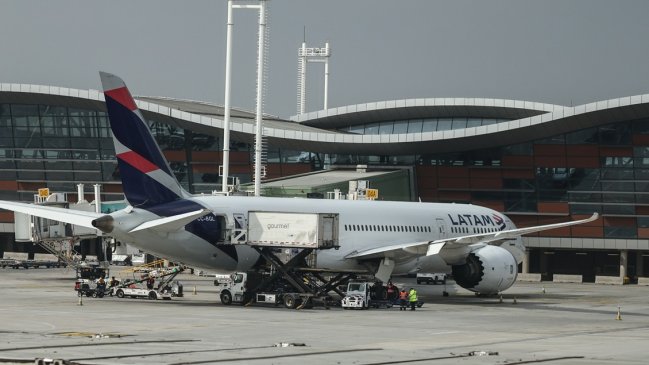Aviso de bomba obligó la evacuación de un avión en el Aeropuerto de Santiago