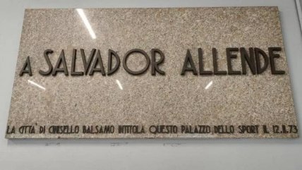   Polémica en Italia por propuesta de cambio de nombre de polideportivo Allende por el de Armani 