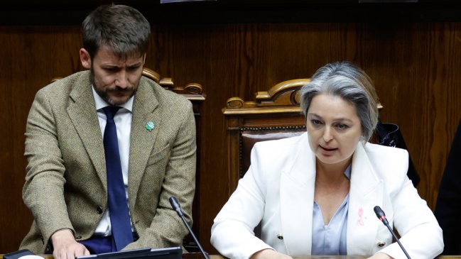 Jeannette Jara, ¿a favor o en contra de la acusación constitucional a Pardow?