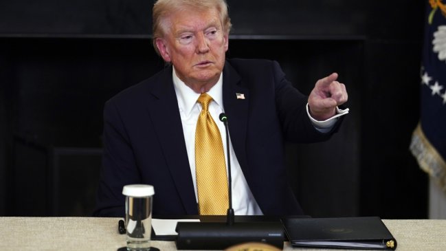 Trump corta negociación comercial con Canadá por uso