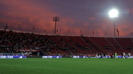   [VIDEO] Barra de Colo Colo dedicó cántico a los jugadores tras el empate con Limache en el Nacional 
