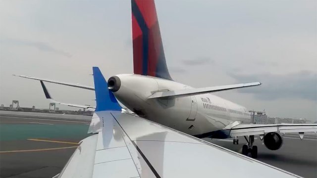 Dos aviones chocaron en pista de Nueva York en medio de la escasez de controladores en EE.UU.