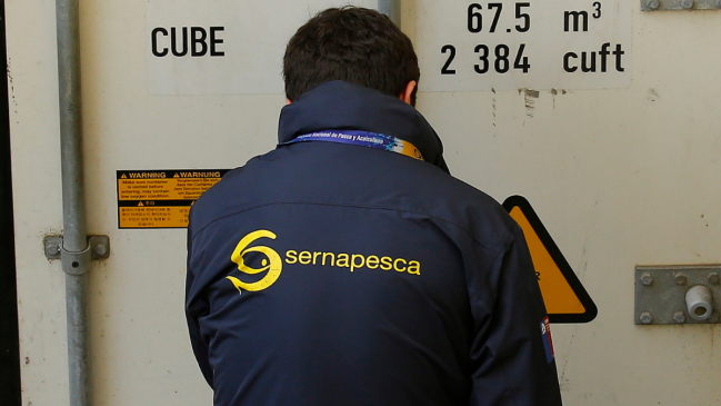 Funcionario de Sernapesca fue detenido en un peaje por transportar marihuana y cocaína