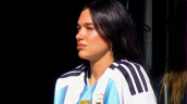 [VIDEO] Dua Lipa acaparó miradas en La Bombonera durante el Superclásico de Boca y River