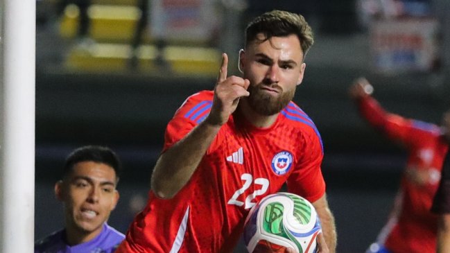 [VIDEO] Ben Brereton capturó un rebote y aumentó para Chile ante Rusia