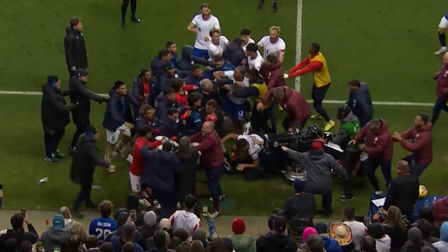 [VIDEO] No fue tan amistoso: Enorme pelea marcó el partido entre Estados Unidos y Paraguay