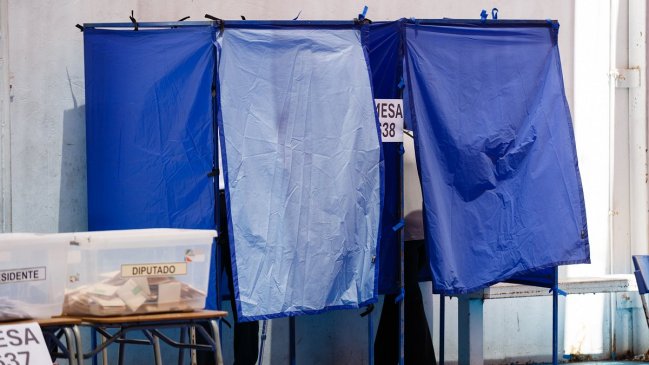 Adulto mayor se trenzó a golpes con funcionario electoral 40 años menor