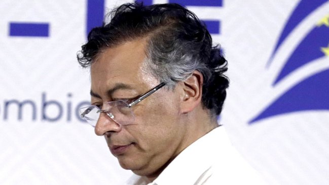 Revelan que el presidente Petro gastó dinero en tiendas de lujo y en un burdel