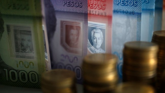 Banco chileno anuncia sueldo mínimo de 1,1 millones de pesos