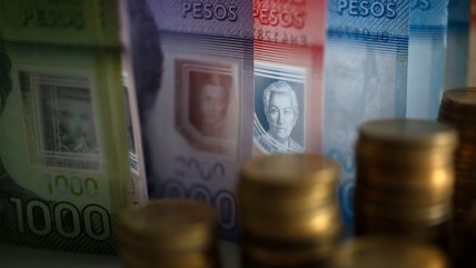 Banco chileno anuncia sueldo mínimo de 1,1 millones de pesos