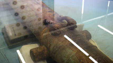 Arqueólogos analizan las piezas recolectadas del galeón San José