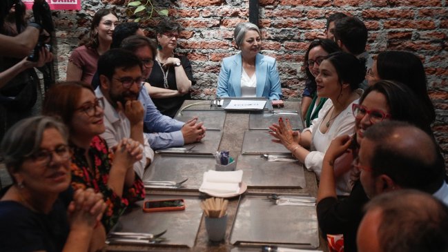 Dirigentes oficialistas se suman a vocero de Jara y llaman a dar certezas a la ciudadanía