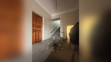   Accidente en La Moneda: Funcionario fue golpeado por desplome de candelabro 