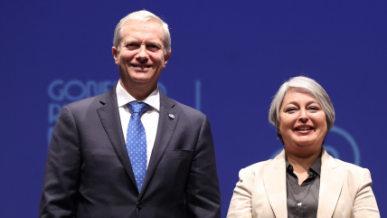 En Cooperativa: Kast y Jara se encuentran en el Primer Foro Social