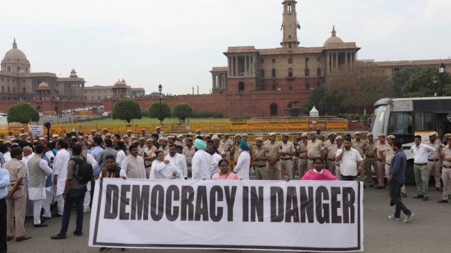 Policía india denunció por corrupción a la familia Gandhi, cúpula de la oposición