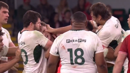   [VIDEO] Histórico del rugby sudafricano dio brutal dedazo en el ojo a un rival 