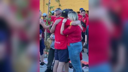 El desconsuelo de los hinchas en las afueras de Santa Laura tras el descenso de Unión Española