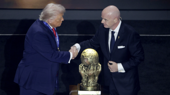 Infantino le entregó a Trump el primer Premio FIFA de la Paz