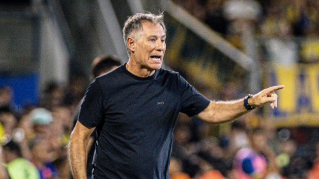 La U inició contactos con Ariel Holan como opción para ser su nuevo DT