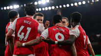 Con autogoles: Arsenal se aferró al liderato tras victoria con suspenso sobre Wolverhampton