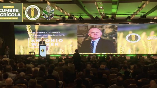 Agricultores insisten: Kast debe dar 