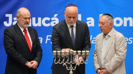 Con la ausencia de Boric, la comunidad judía celebró Janucá en La Moneda