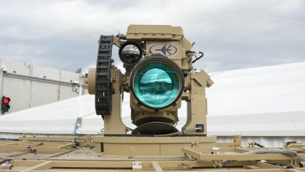 Israel estrenó nuevo sistema de láser de alta potencia y amenazó a sus 