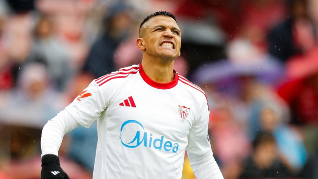 Sevilla de Alexis agudizó su complejo momento tras fea caída contra Levante
