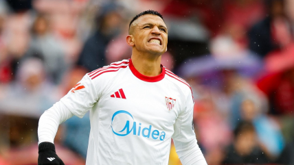 Sevilla de Alexis agudizó su complejo momento tras fea caída contra Levante