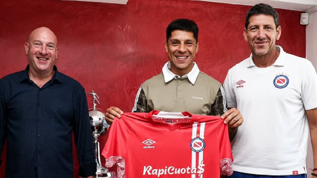 Enzo Pérez se convirtió en compañero de Brayan Cortés en Argentinos Juniors