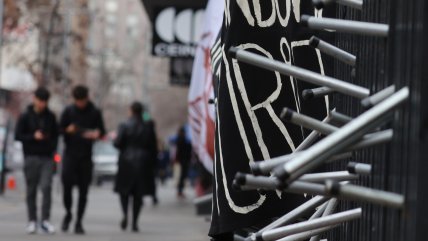 Directora de SLEP Santiago apuntó a infraestructura y violencia escolar como sus prioridades