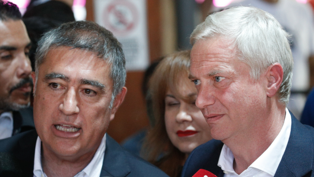 Futuro vecino: Sorpresiva reunión Kast-Desbordes incluyó almuerzo en el Mercado Central