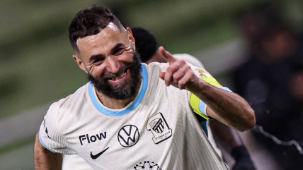   Benzema brilló con un triplete en la goleada de Al Ittihad por la liga saudí 