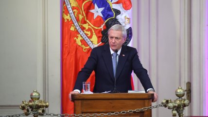 Abundancia de independientes como probables ministros de Kast abre comentarios en los partidos