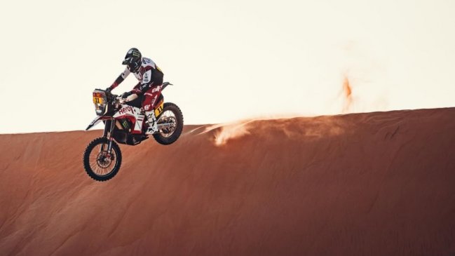 Ignacio Cornejo cumplió con la etapa 11 y dio un nuevo paso a la meta en el Dakar