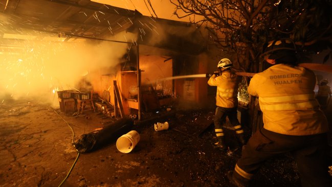 Incendios en Ñuble y Biobío: Presidente Boric viajará a la zona de catástrofe