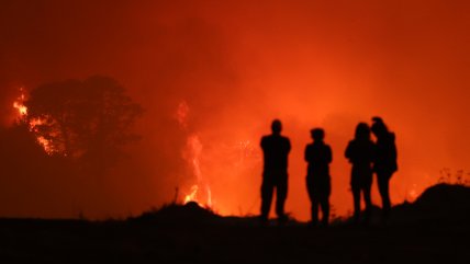 Anuncian toque de queda en zona de catástrofe por incendios forestales