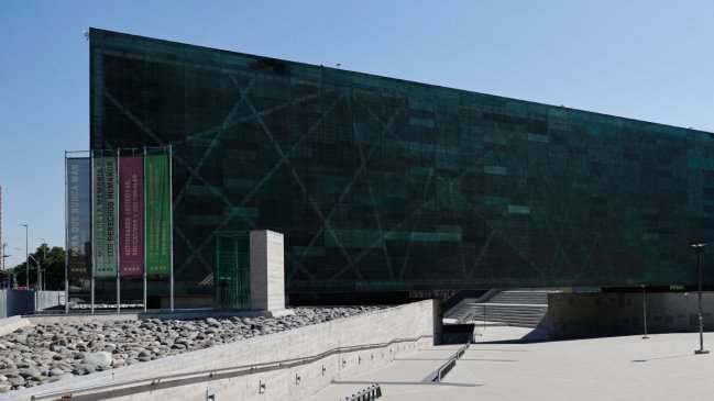 Heridas compartidas: Museo de la Memoria integrará el archivo del exilio español en Chile