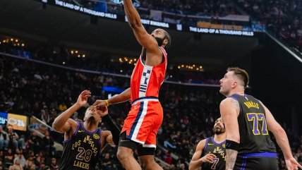   Los Clippers derrotaron a los Lakers en el clásico de Los Angeles 