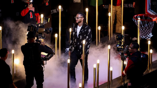 Derrick Rose entró en la historia: Bulls retiró la camiseta número 1 en el United Center