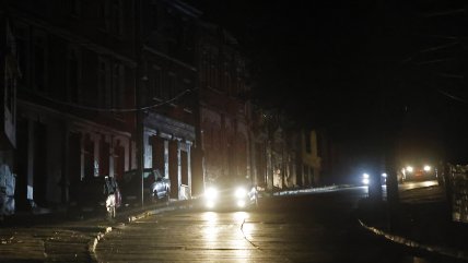 Cortes de luz afectarán a ocho comunas de la capital este martes