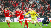 Benfica se salvó en la Champions y condenó a Real Madrid a los play-offs con frenética victoria