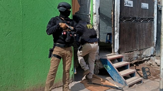 PDI allanó 22 domicilios de un 